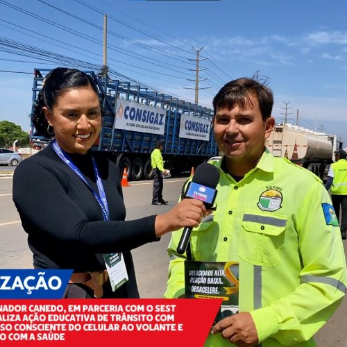 Ação educativa de trânsito em Senador Canedo conscientiza sobre uso de celular ao volante