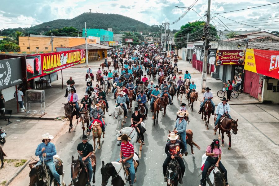 Cavalgada abre programação de aniversário de Senador Canedo
