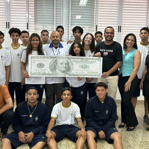 Estudantes de Senador Canedo vencem concurso internacional de criação de site para empresa americana de turismo