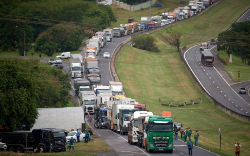 Greve de caminhoneiros não é confirmada nacionalmente e tem adesão incerta