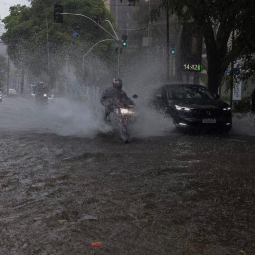 Cimehgo alerta 188 municípios de Goiás para temporais com chuvas intensas, ventos fortes e risco de alagamentos