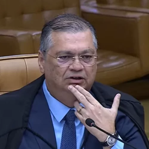Ministro Flávio Dino suspende “penduricalhos” e impõe rigor ao teto salarial nos Três Poderes