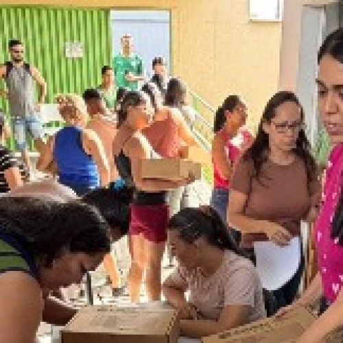 Senador Canedo inicia entrega de kits escolares e reforça compromisso com a educação